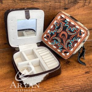 Boîte de transport en cuir usiné à la main personnalisée avec fermeture éclair Boîte de rangement de bijoux portable avec miroir Étui de voyage en cuir de vachette Organisateur de bijoux - Product Image 1