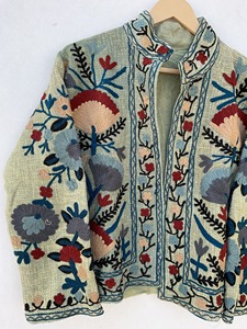 Suzani chaqueta de mujer bordada, chaqueta Kantha Floral, Kantha Vintage chaquetas hechas a mano abrigo, chaquetas kimono de diseñador para niña - Product Image 4