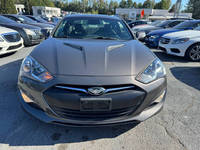 Genesis Sedan 3.8 Automatique 2013, sièges en cuir clair R18, phares LED, 8 airbags, voitures d'occasion