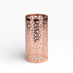 Porte-bougie moderne en métal doré rose avec un design complexe inspiré du marocain - Product Image 1