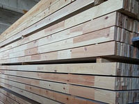Bois de construction de qualité supérieure en épicéa, bouleau, sapin, pin et frêne pour l'exportation de meubles