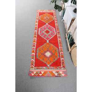 Alfombra Turca de 2.7x9.5 pies, Alfombra Vintage Tipo Runner, Alfombra con Estampado Animal Rojo Naranja - Product Image 1