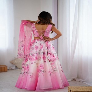 Ensemble Lehenga VASTRA COTTAGE en soie organza pure à imprimé numérique, avec blouse rembourrée, dupatta élégant, vêtements de créateur - Product Image 1