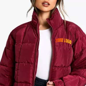 Chaqueta acolchada sostenible para mujer, tela reciclada, cálida, ligera, resistente al agua, venta al por mayor OEM - Product Image 2