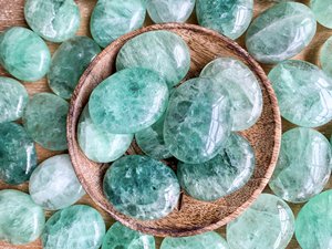 Piedra de Palma de fluorita verde, piedra natural curativa, piedra preciosa, palmera tallada, ágata de cuarzo, piedras de Palma de cristal, mayorista - Product Image 3