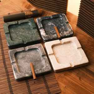 Cenicero Cuadrado Moderno de Resina Sin Humo con Color y Tamaño Personalizables, Accesorios Premium Hechos a Mano para Fumar en Casa y en el Auto - Product Image 2