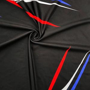 Ensemble de compression d'entraînement pour hommes Leggings sans couture respirants avec service OEM pour l'entraînement et la course à pied Ensemble de yoga - Product Image 4