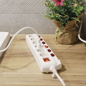 Multipresa 6T con interruttori individuali 1,5m. (GSC 100010005) - Product Image 3