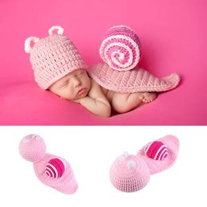 Costume d'escargot tricoté à la main en promotion pour séances photo de bébés, nouveau-nés et nourrissons - Product Image 2