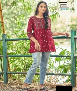 Vêtements ethniques indiens imprimés hauts courts pour le bureau et vêtements réguliers rayonne lourde imprimée avec Kurtis de cou fantaisie pour les femmes et les filles