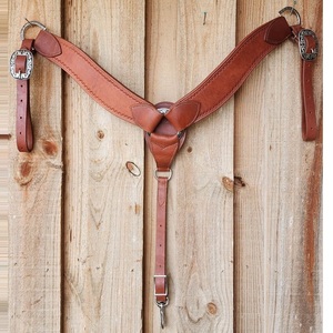 Cabestro, Pechera y Riendas para Caballo Estilo Western, de Cuero Genuino con Logotipo Personalizado, Tallado, con Cuentas, Ligero, Acabado Antiguo - Product Image 3