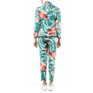 Ensemble de survêtement à capuche 2 pièces pour femme, design entièrement sublimé, qualité supérieure, personnalisé, imprimé, en polyester, pour l'hiver 2027 - Product Image 6