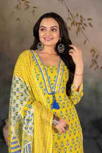 Vêtements indiens et pakistanais élégants Salwar Kameez en coton imprimé artisanal pour les fêtes - Product Image 3