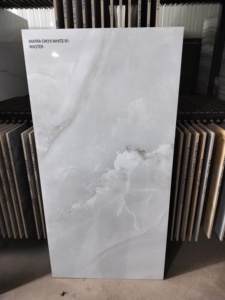 Azulejos blancos Vetas grises GVT PGVT Tamaño vitrificado esmaltado 600x1200mm Fabricante indio Statuario Carrara Azulejos de porcelana - Product Image 4