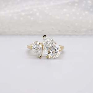 Toi et Moi แหวนหมั้นเพชรสองลูกแพร์เติบโตในห้องปฏิบัติการ - Product Image 1