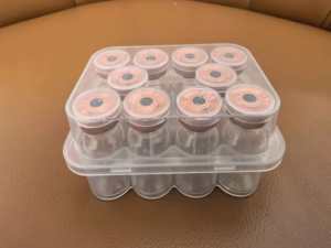 Boîte de 10 flacons cosmétiques de 3 ml avec couvercle, en plastique transparent, personnalisable en couleur et gaufrage, matériaux recyclés - Product Image 2