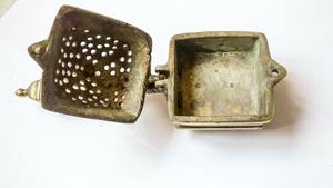 Brûleur d'encens luxueux avec paon artistique idéal pour la relaxation Yoga usage spirituel et décoration en gros de l'Inde - Product Image 2