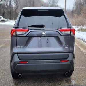 EXCELENTE ESTADO Toyota RAV4 LE 2022 - Product Image 3