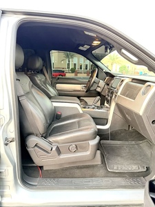 Ford Raptor Usato 2012 Specifiche GCC 135.000 km 499 CV 5 Posti 8 Cilindri Guida a Sinistra Carburante Benzina Trasmissione Automatica - Product Image 5