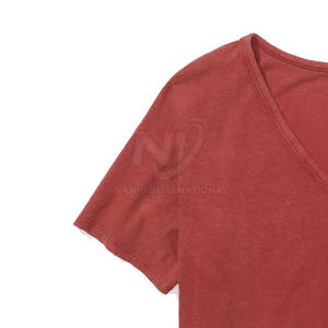 Meilleures ventes Top court en coton à col en V et design personnalisé pour femmes pour l'été, durable et à la mode - Product Image 6