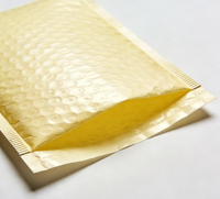 Enveloppe à bulles jaune imperméable et antichoc avec fermeture auto-adhésive pour l'expédition transfrontalière de matériel, cadeaux et petits articles