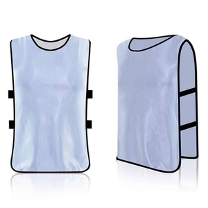 Gilet d'entraînement de football le plus vendu pour les jeunes avec des vêtements de football de haute qualité Logo personnalisé unisexe Nom de l'équipe Bavoirs de football élevés - Product Image 5