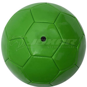 Ballon de football en PU léger de haute qualité, taille et poids officiels pour usage professionnel et d'entraînement, logo et couleur personnalisés - Product Image 2