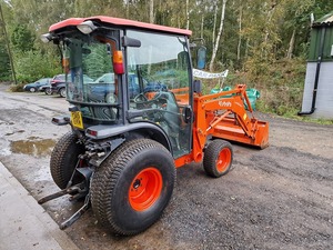Kubota รถแทรกเตอร์ STw34ฟาร์มพร้อมรถตักดินด้านหน้าปั๊มเครื่องยนต์แบริ่งมอเตอร์สำหรับขาย - Product Image 4
