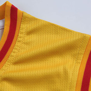 Uniforme léger de basket-ball de vêtements de sport de dernière conception de matériel de polyester respirable de 100% dans la couleur différente - Product Image 3