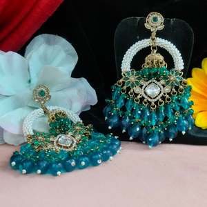 Elegantes pendientes de perlas Chandbalis con cristales colgantes aros en forma de media luna para celebraciones festivas que mejoran la belleza - Product Image 3