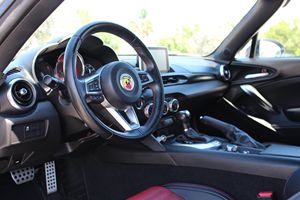 FIAT 124 SPIDER ABARTH 2018 d'occasion, conduite à gauche/droite - Product Image 3