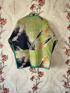 Handmade Reversible <b>Quilted</b> <b>Jacket</b> Unisex Indian Vintage Short Kantha Floral <b>Pattern</b> Winter Coat Hand Stitched - Product Image 4