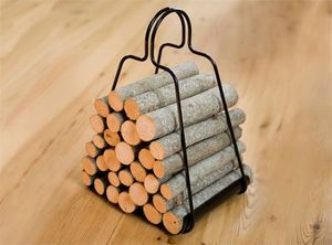 Soporte de troncos de hierro resistente a la intemperie para exteriores con fondo elevado y pies curvos que mantienen la leña seca y ventilada durante todo el año - Product Image 3