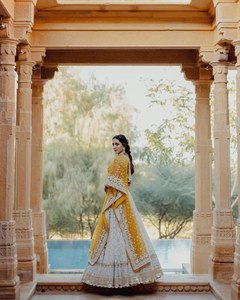 Premium Designer Bollywood Style Blanc Lehenga Choli Collection Faux Georgette Tissu avec Broderie Design pour Party Wear - Product Image 3