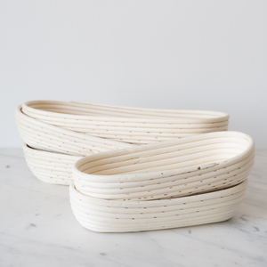 Cesta de ratán tipo banneton para levantar y fermentar masa de pan, con forro, herramientas para hornear y repostería. - Product Image 3