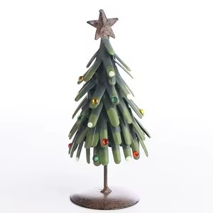 Sapin de Noël en métal vert avec étoile, décoration de table de Noël pour les tables de Noël - Product Image 1