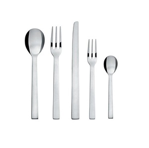 Ensemble de couverts en acier inoxydable de luxe offrant une finition de qualité supérieure, parfait pour recevoir des invités et des célébrations - Product Image 1