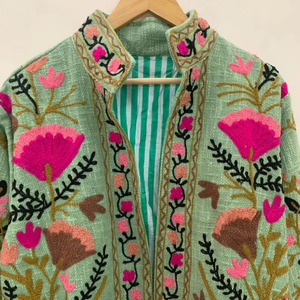 Suzani broderie veste florale velours Vintage Suzani avec poche hiver veste courte Bomber veste florale pour femmes - Product Image 1