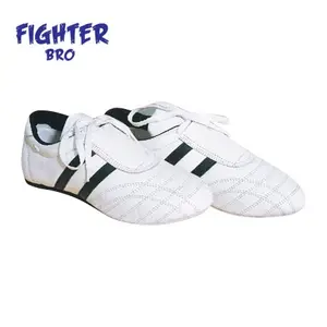 Taekwondo Schoenen Karate Schoenen Lederen Witte Zool Martial Arts Training Pu Leather Hele Koop Goedkope Karate Schoenen