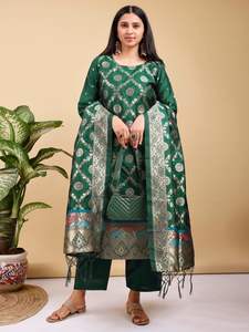 Ensemble Kurta Pant Dupatta en soie Banarasi de qualité supérieure avec un dupatta tissé Banarasi lourd pour les femmes, pour les tenues de soirée et les événements spéciaux - Product Image 5