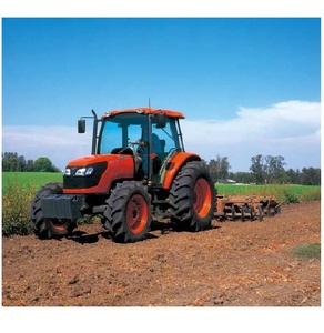Tracteur polyvalent Kubota M704 4x4, équipement agricole diesel conçu pour les vergers et le bétail. - Product Image 6