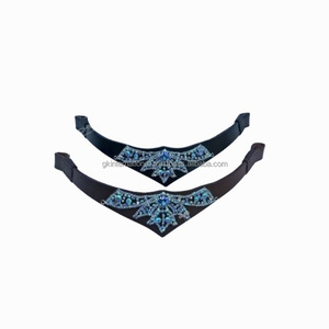 Cadena decorativa de pedrería Aqua Crystals personalizada hecha a mano banda de cejas de caballo de cuero acolchado negro en COB completo sobre tamaño - Product Image 2