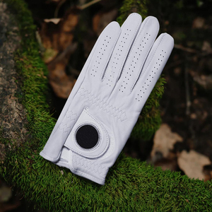 Gants de golf personnalisés Gants souples respirants avec impression de logo personnalisée pour les joueurs professionnels et occasionnels - Product Image 5