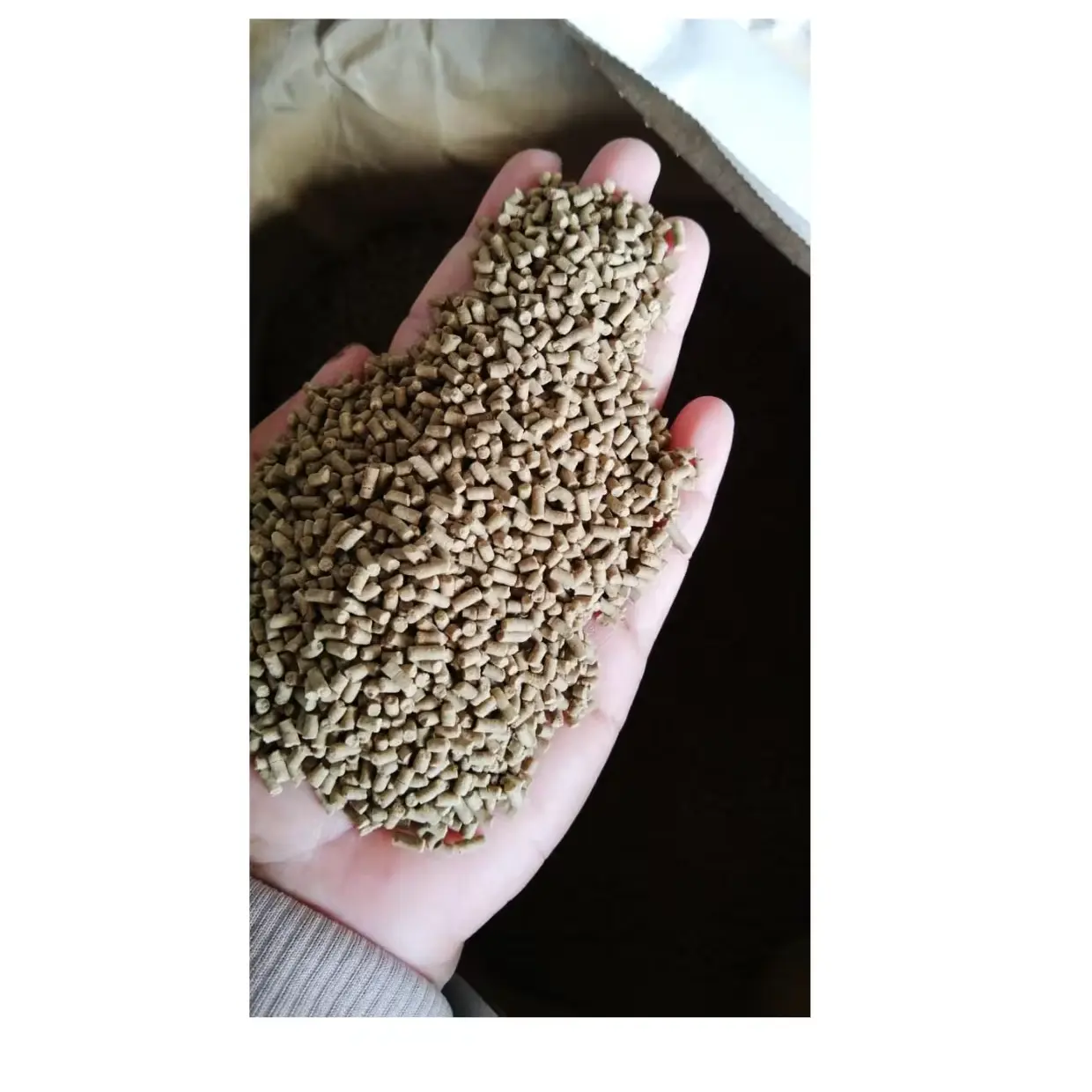 Il modello 5006 gamberi tigre nera si nutre di farina di pesce ad alto contenuto proteico con proteine grezze 40% 5% il grasso contiene farina di pesce e farina di soia