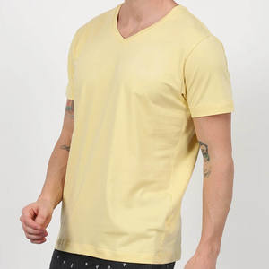 T-shirt col V personnalisé Next Level pour homme haut de gamme en daim 6440 T-shirt col V en microfibre vert menthe - Product Image 3