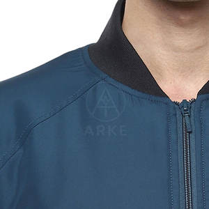 Chaqueta de bombardero de poliéster 100% para hombre de último diseño, cuello levantado y impermeable con logotipo frontal, chaqueta de invierno al por mayor - Product Image 5