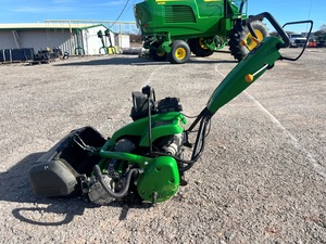 Tondeuse autoportée professionnelle John Deere pour terrains gazonnés – Haute efficacité – Équipement de jardinage – Prix usine - Product Image 4