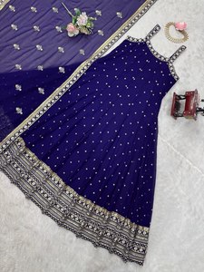 Robe de créateur Anarkali inspirée de Bollywood avec broderie de qualité supérieure et Dupatta de luxe - Product Image 5