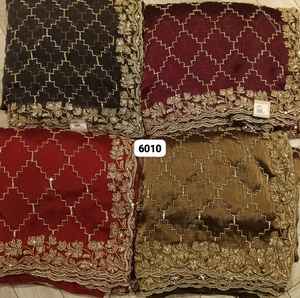 Superbe Saree en georgette légère avec belle broderie pour habiller les femmes pour les événements festifs et les fêtes de mariage - Product Image 5