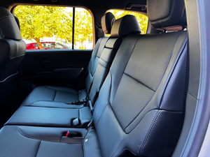 Modèle diesel haute performance SUV GXR 3.3D de type LC300 tout-terrain 2025 vérifié, prêt à rouler, livraison gratuite et prêt à être expédié - Product Image 4
